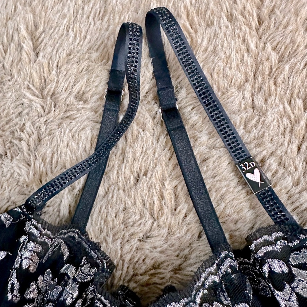 VS Lace Bra 32D - Picture 4 of 7